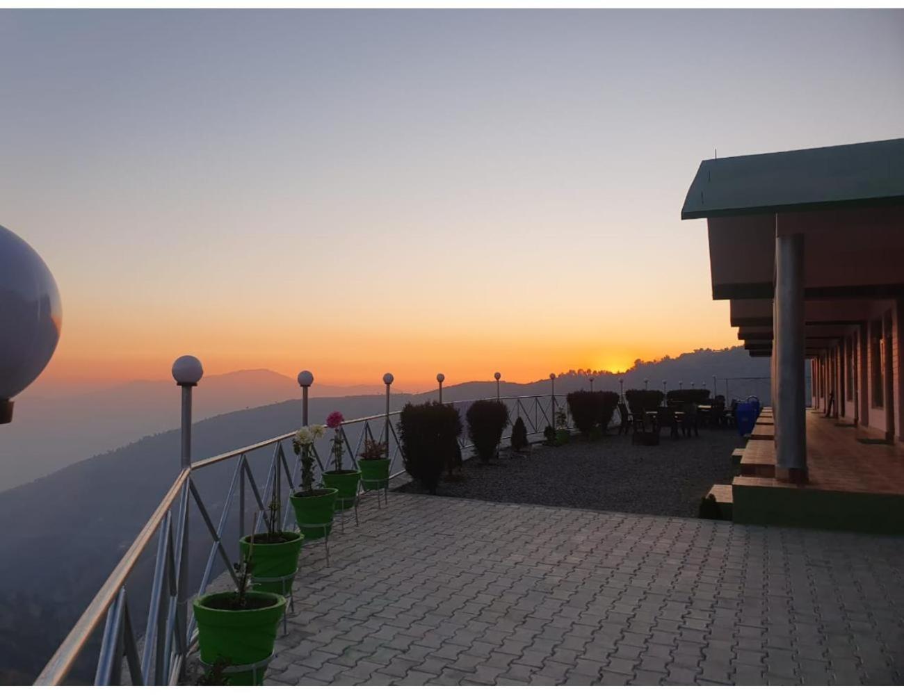 Hotel Hills Resort, ชาคราตา ภายนอก รูปภาพ